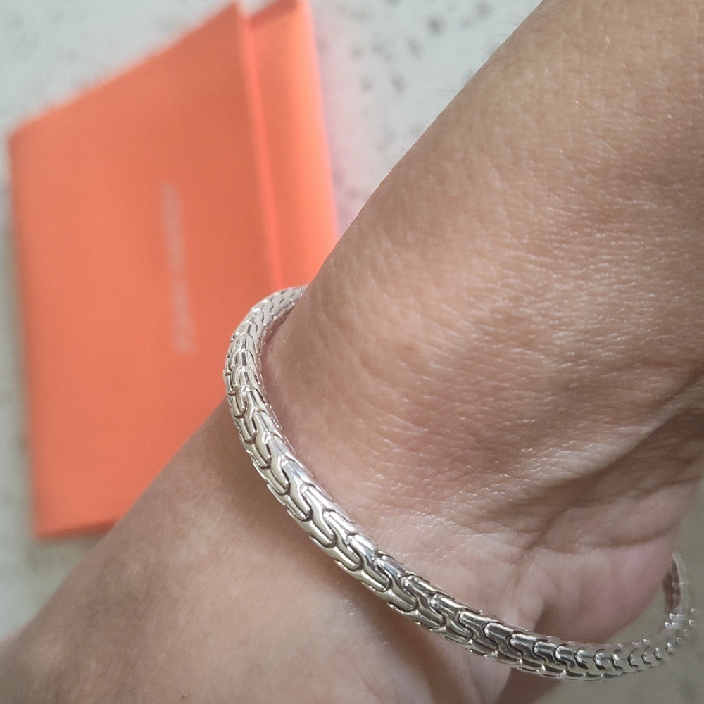 John Hardy Slim Spear Flex Cuff, Sterling Silver, Diamonds, 4MM - Picture 4 of 14